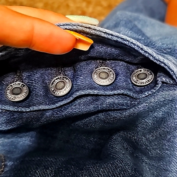 💙Womens super cute high rise girlfriend distressed jeans. Sz 0 reg💙 - Picture 4 of 5